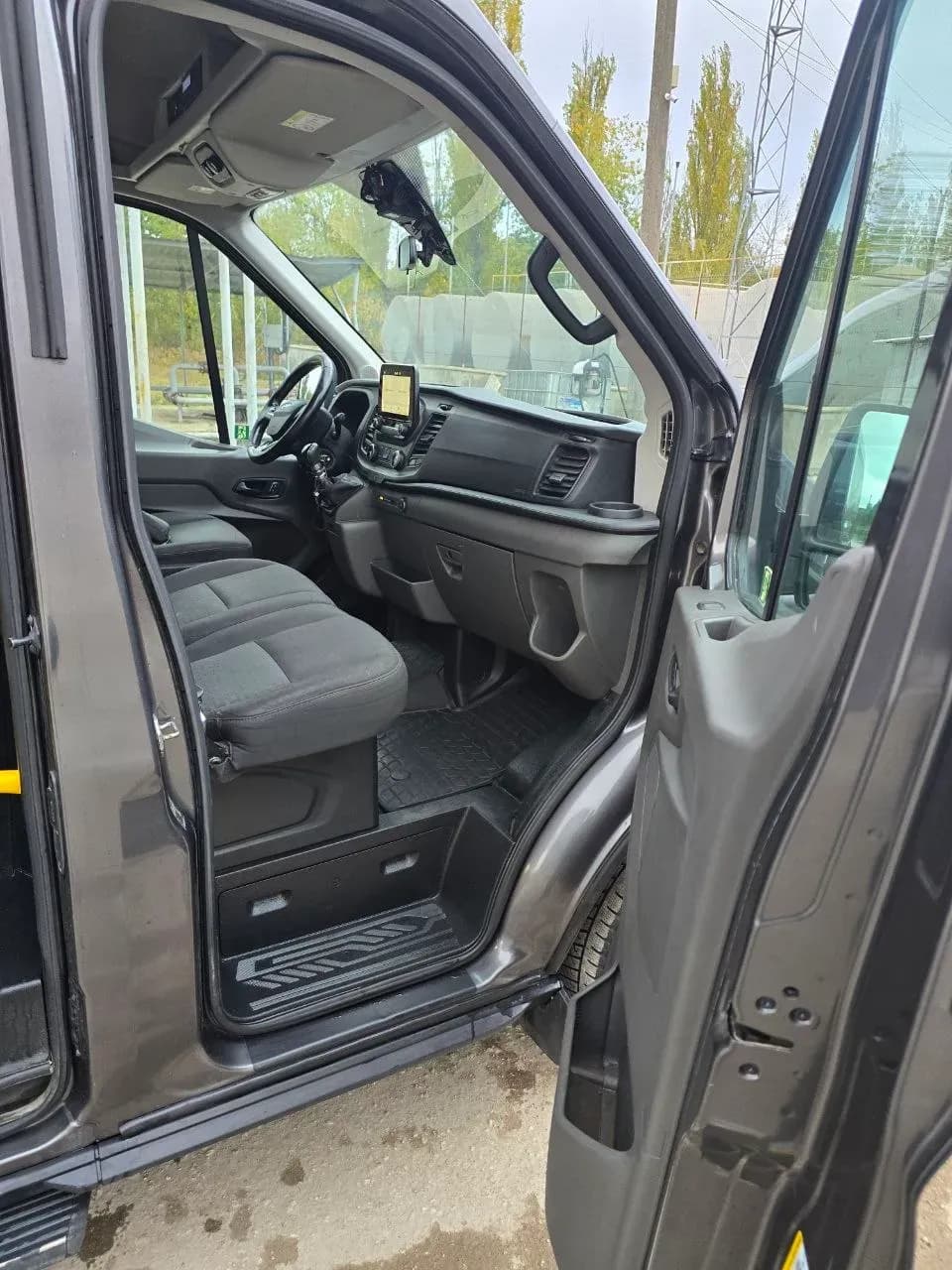Ford Transit, 2019 — Poza 3 din 5