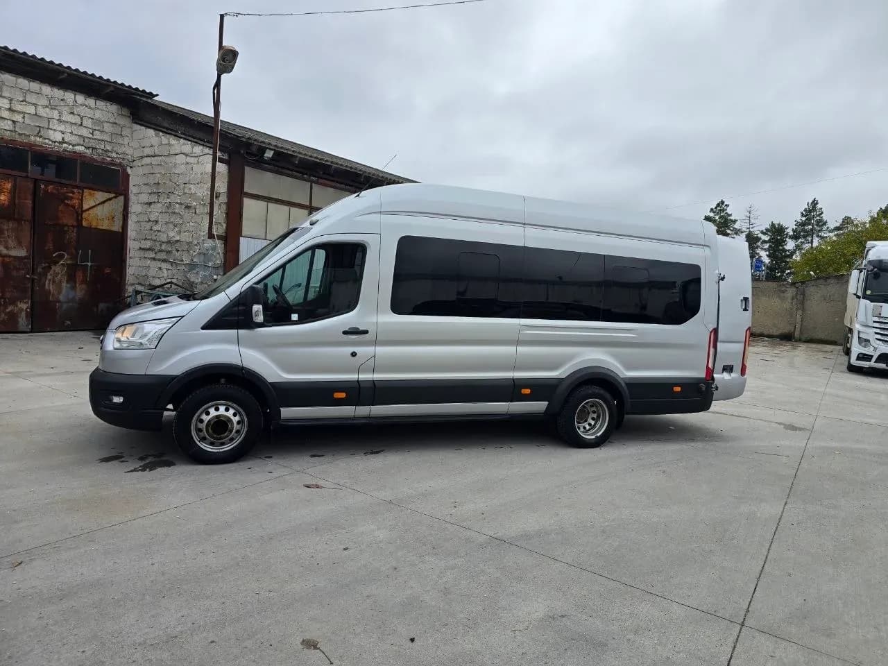 Ford Transit, 2019 — Photo 3 of 11